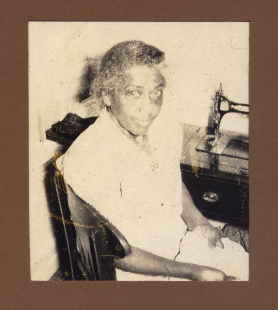 19520509-nanny.jpg