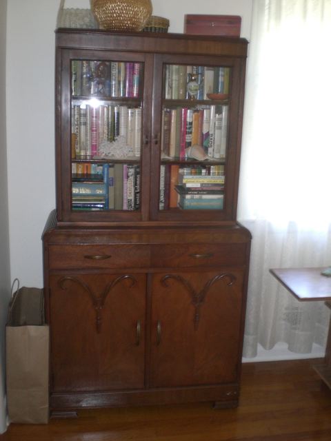 Elza’s Book Case